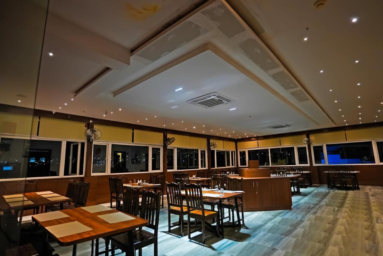 Hotel Sunrise Hospitality Vijayawāda Exterior foto